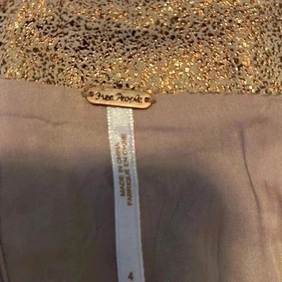 Free People Metallic Rose Gold Glitter Faux Suede Zip Mini Skirt Size 4 A913 - Picture 5 of 5